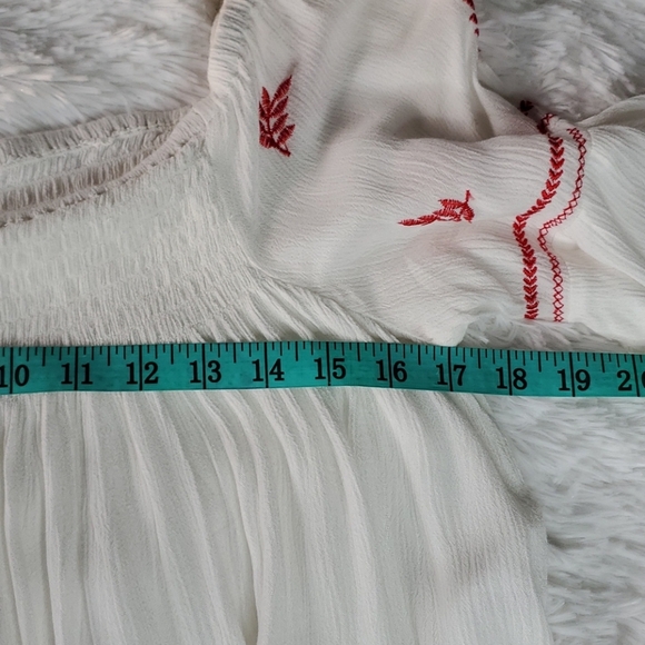 Band of Gypsies Boho Peasant Embroidered Top - Picture 13 of 14